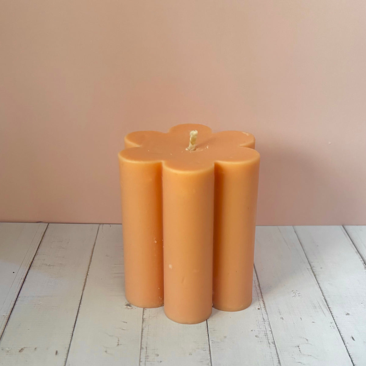 Daisy Pillar Candle