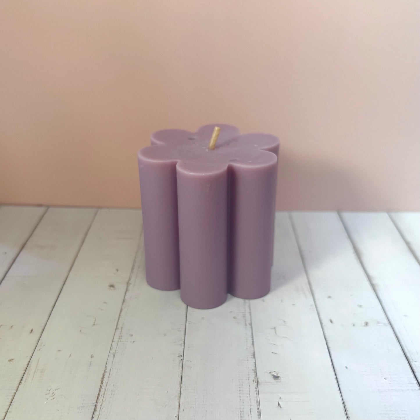 Daisy Pillar Candle