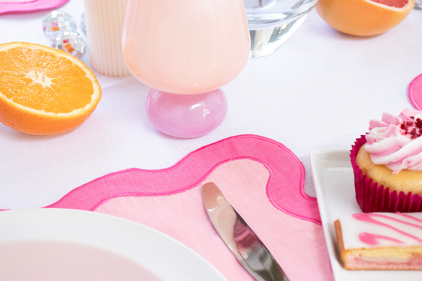Scalloped Linen Placemat Set