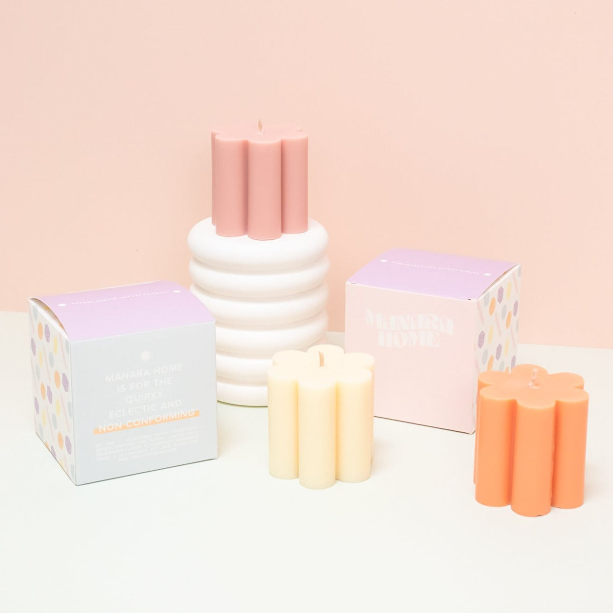 Daisy Pillar Candle