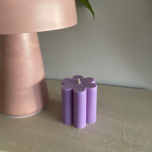 Daisy Pillar Candle