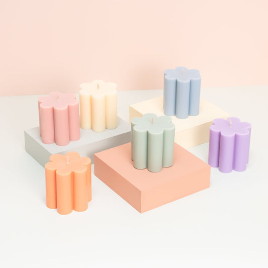 Daisy Pillar Candle